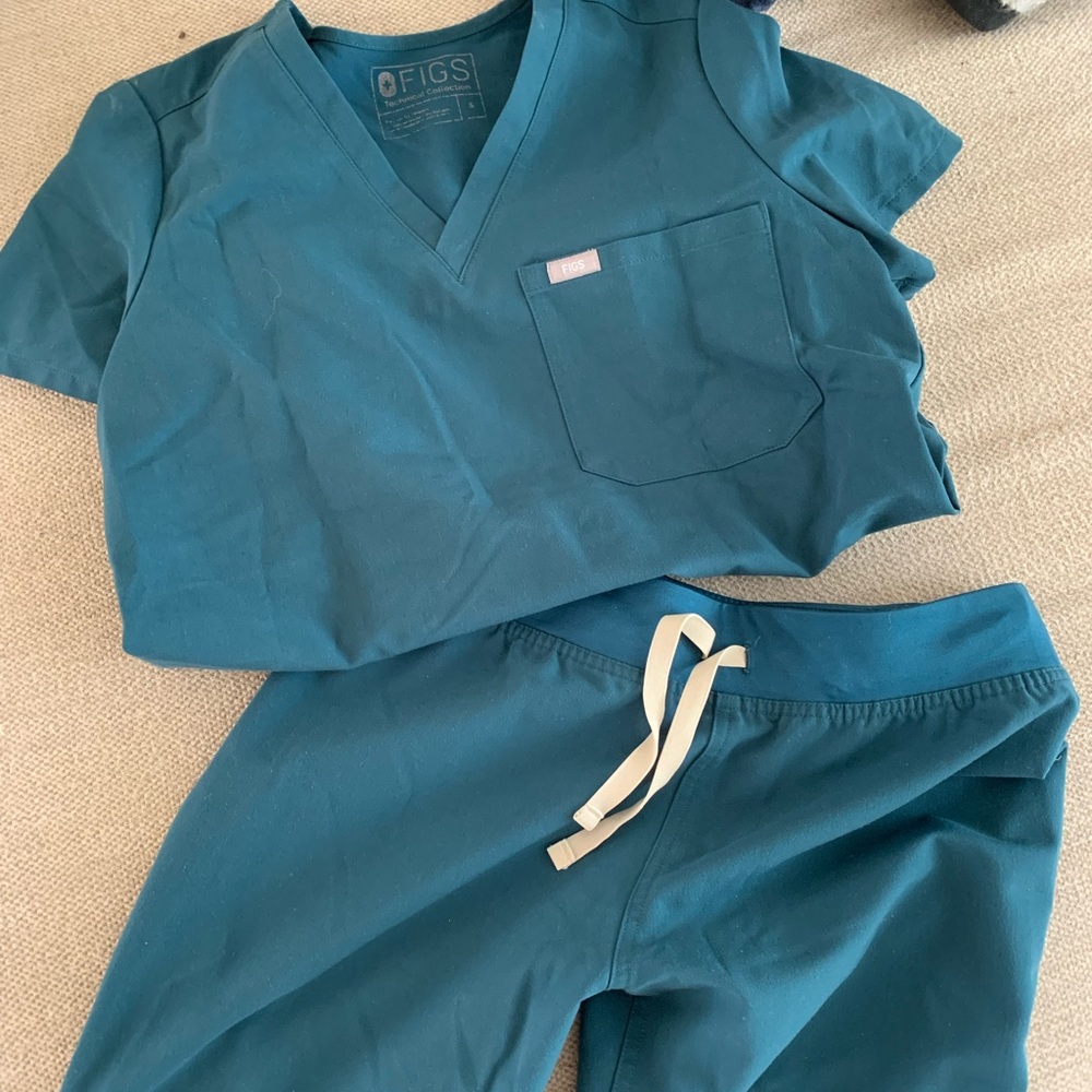 Figs scrubs